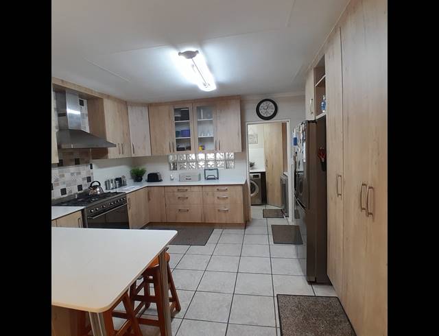 3 BEDROOM HOUSE FOR SALE IN SAFARI GARDENS